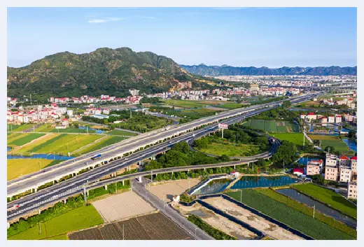 自建房指南 | 农村小洋楼装罗马柱好看吗，来看看湖南农村的罗马柱 | 自建房指南