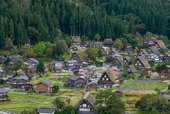 自建房资料 | 农村高压线占地的补偿有哪些？架设高压线的安全距离是多少？