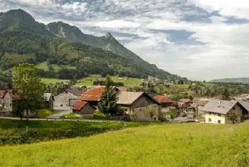 农村自建房 | 农村户口转到城市了，土地还能确权吗？