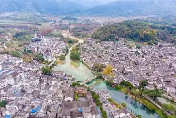 城市自建房 | 房子向山顶还是山凹？房子后面的风水有什么讲究？