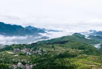 自建房指南 | 阳台对面山上有坟会影响哪些运势？阳台这样布置风水好