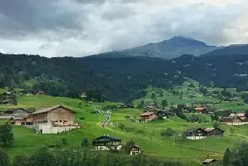 自建房资料 | 农村宅基地的地基左高右低,在这样的地基上建房子风水如何?